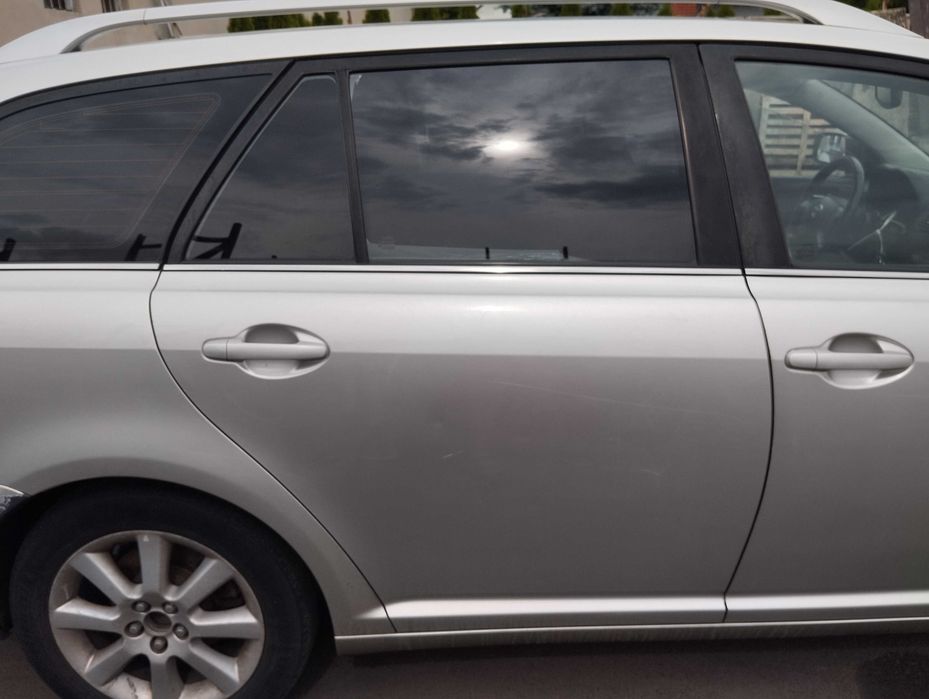 Toyota Avensis T25 kombi 2.0 D4D 2005r.Drzwi tylne prawe.