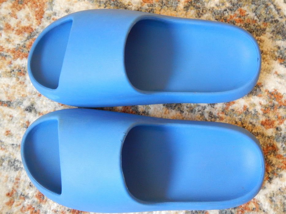 Klapki niebieskie dziecięce rozmiar 34