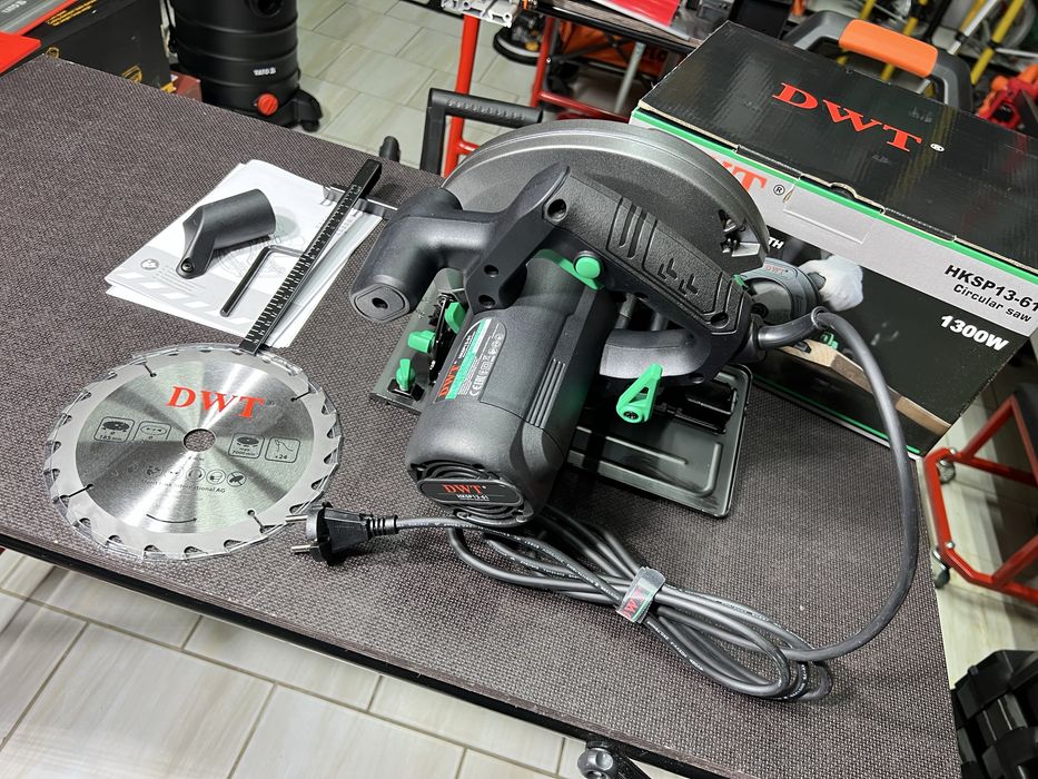 Дисковая пила DWT HKSP13-61 - 1300 Вт, 185 мм диск, пропил 65 мм