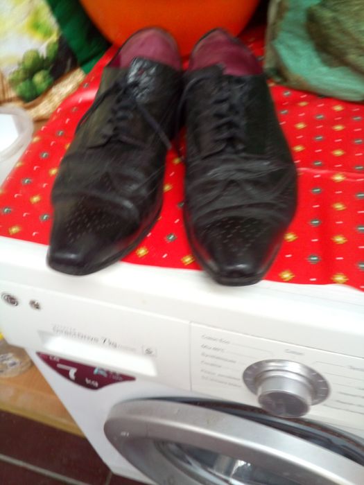 Sapatos pretos para vender