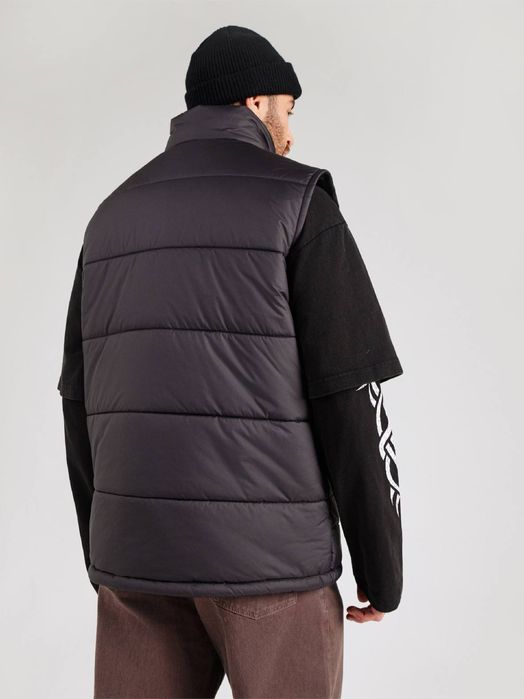 Жилетка Vans “MTE Hillgate” 
5099/2999