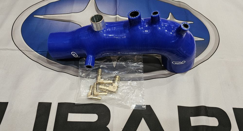 Силіконовий впускний патрубок турбіни(самка) до subaru impreza WRX (GR/GH)FORESTER (SH)