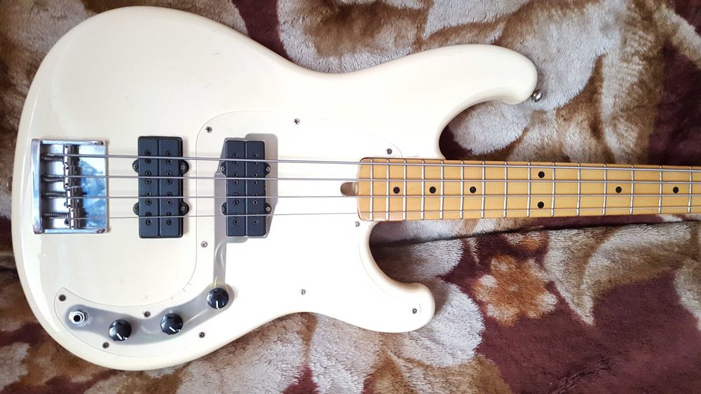 IbanezRoadstar/Cimar Japan/SchallerDouble Jazz Bass Germany.