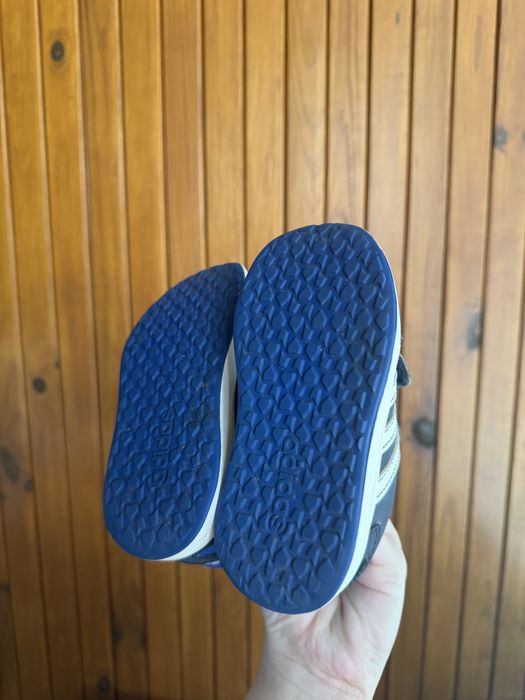Кросівки adidas 23 розмір 13 см устілка