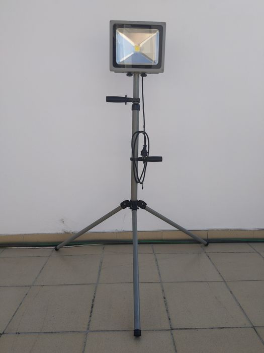Foco LED com tripé XQ-Lite®