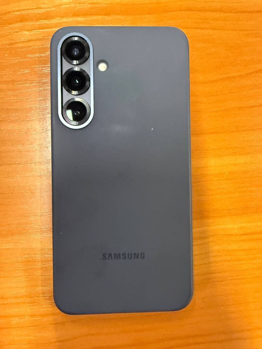 Продам свій Samsung S25+ 256 гб
