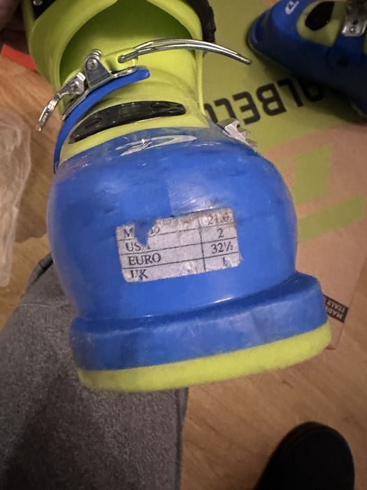 Buty narciarskie dziecięce Dalbello.  32,5