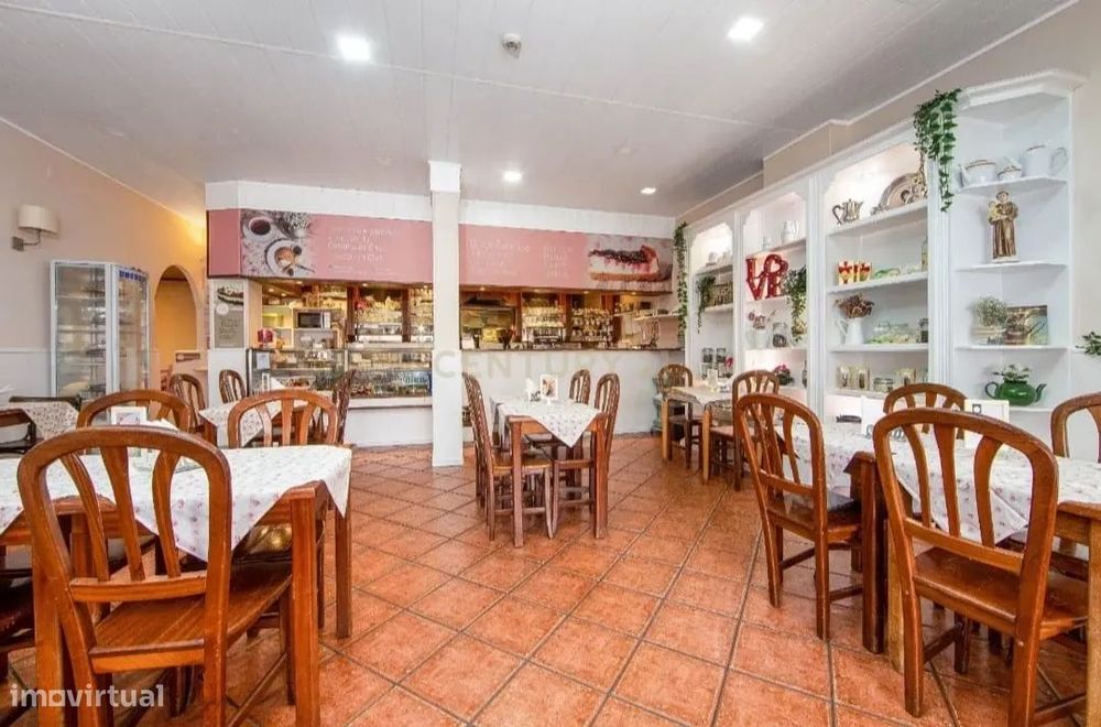 Trespasse de Pastelaria na Costa da Caparica: Oportunidade de Negócio