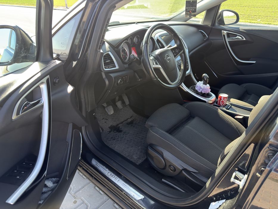 Opel Astra J 2011, 1.7 CDTI