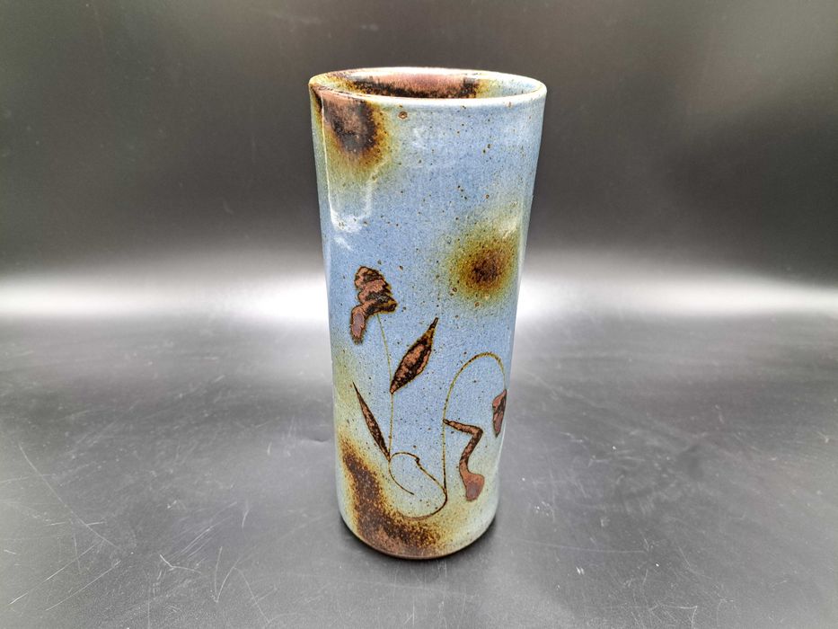 Wazon ceramiczny niebieski brązowe kwiaty rękodzieło walec Szwajcaria