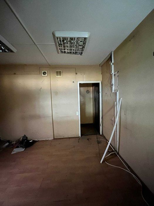 Продам нежитлове приміщення на Заболотного за 10 000у.о.