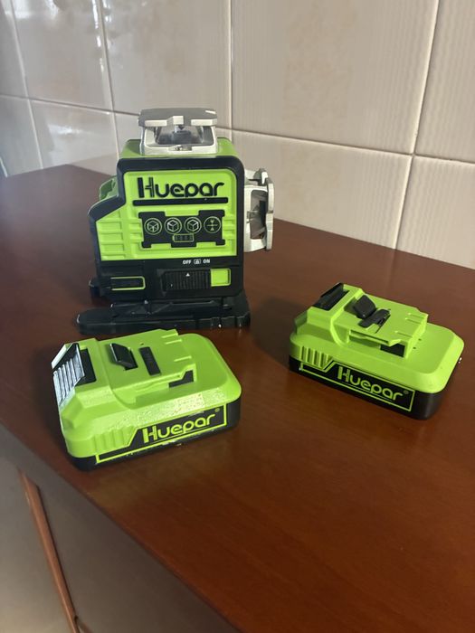 Nivel de laser HUEPAR p04cg C/2 baterias , remoto , receptor distancia