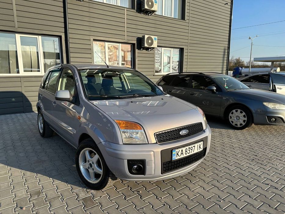 Продам Ford Fusion 1.6 газ- бензин 2011 рік