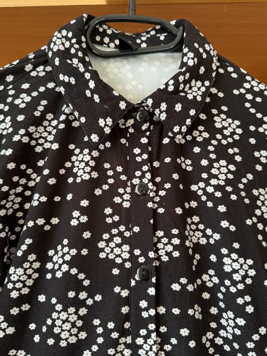 Чорна тепла сукня в дрібні квіточки