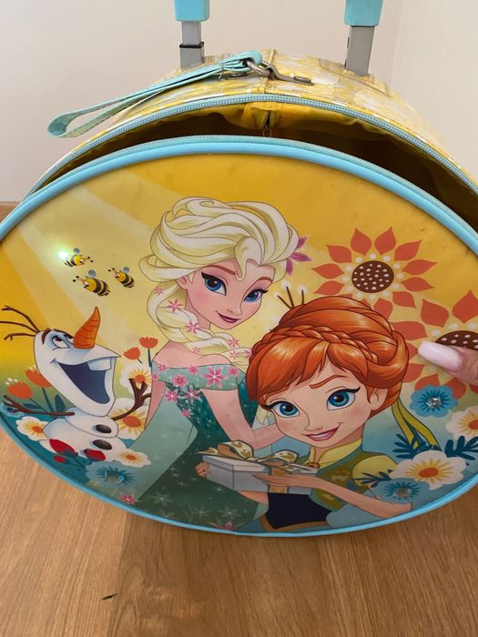 trolley frozen com luzes