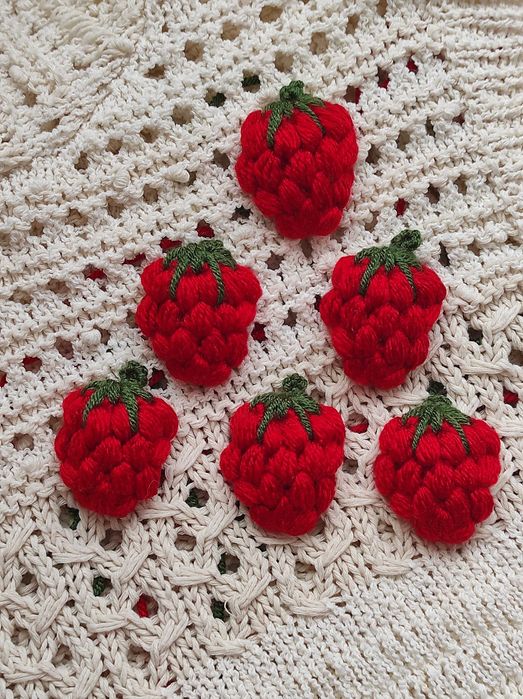 Maliny truskawki 3D na szydełku - 6 sztuk