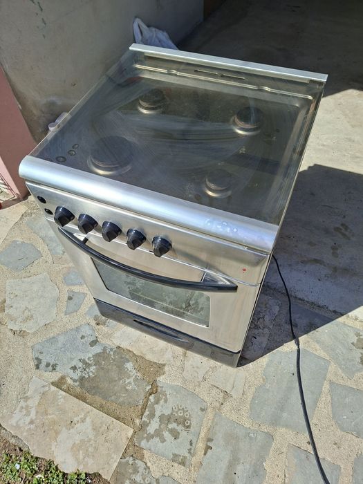Vendo Fogão com forno ventilado