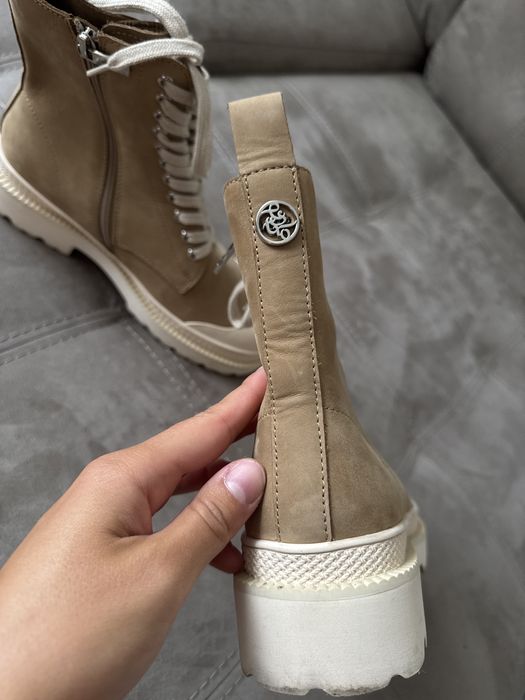 Estro черевики як нові!