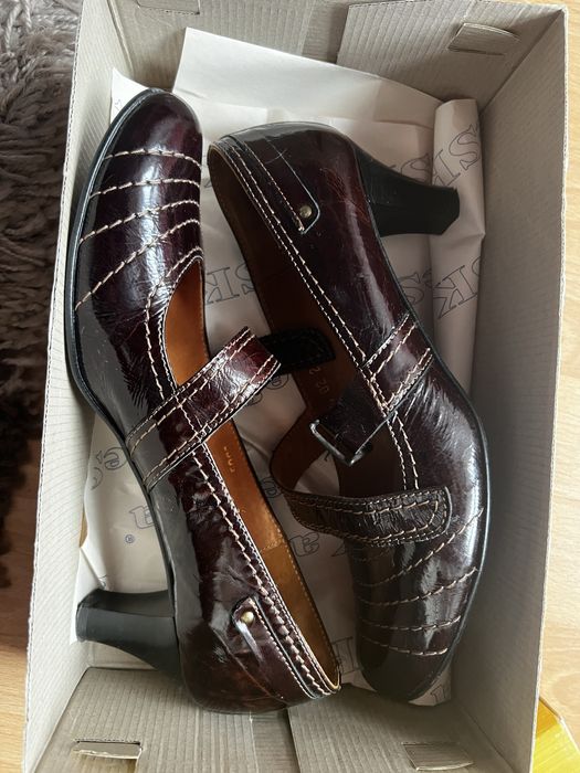 Damske półbuty skorzane polskie 38 lakierowana skóra czółenka