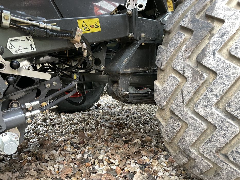 Прес підбирач CLAAS Quadrant 5300 FC Tandem