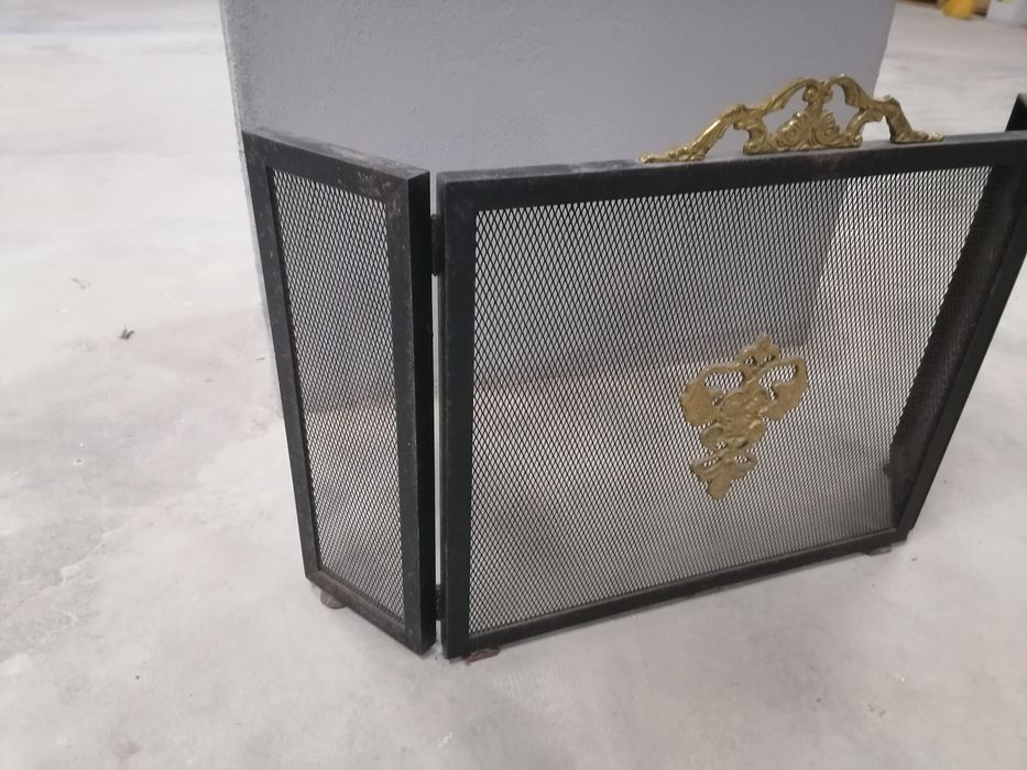 Resguardo de lareira em preto como novo