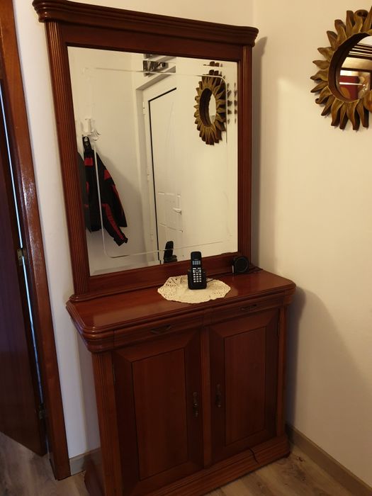 Armário Hall de Entrada ( Excelente)-0,86cm x 0,34cm x0,90cm