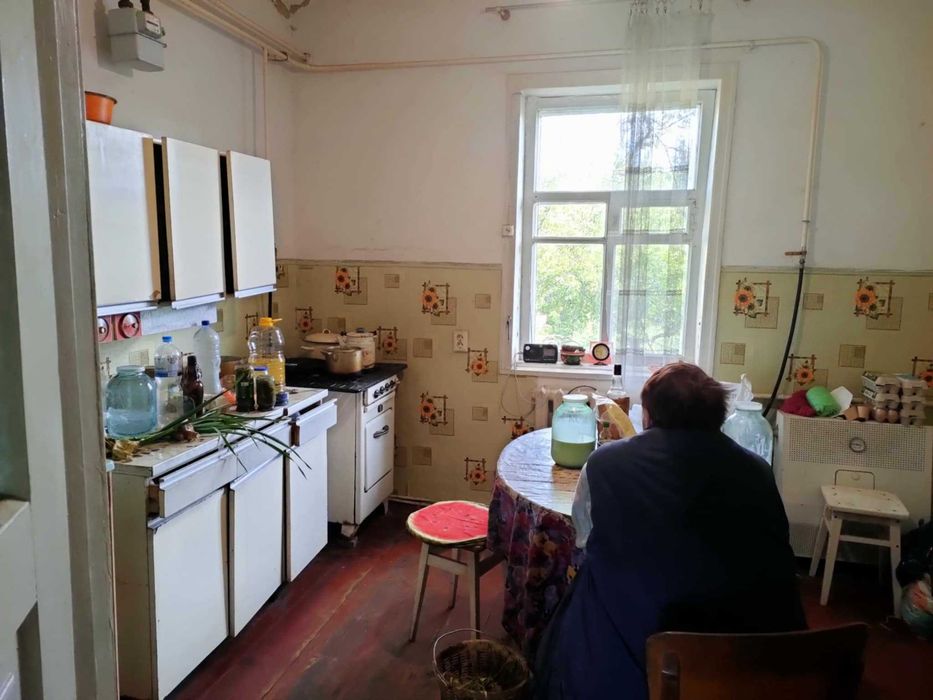 Продам 4 кімнатний будинок у місті Борзна Чернігівської області