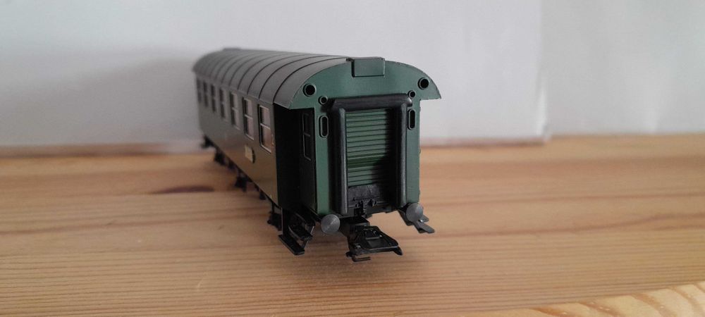 Carruagem de 2ª classe, três eixos-Marklin 4318-na sua caixa original