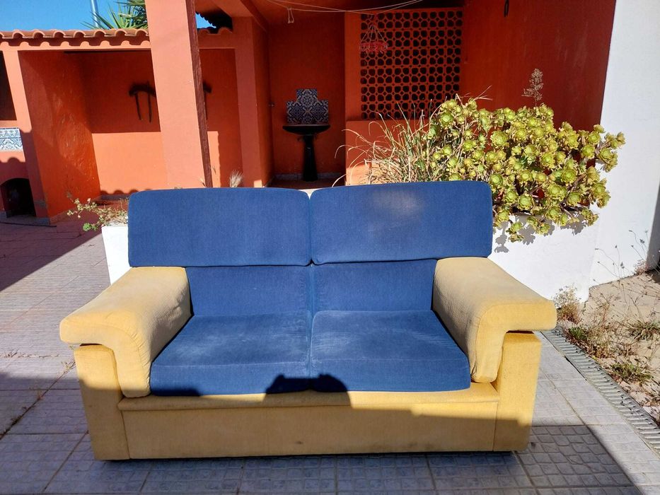 Sofa 2 lugares, azul e amarelo