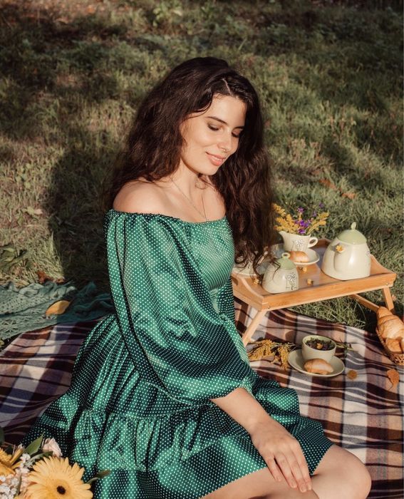 Зеленое дизайнерское короткое