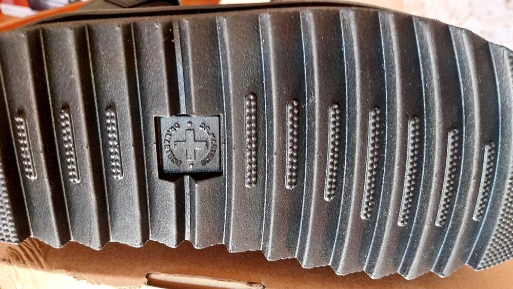 Sandália Dr. Martens