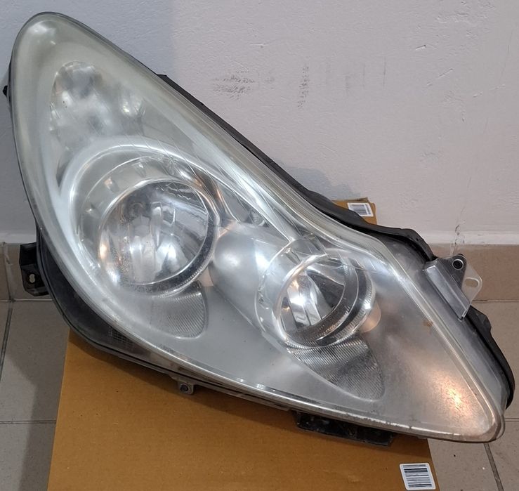 Lampy prawa lewa Valeo Opel Corsa D 2006_2011 Made in Spain