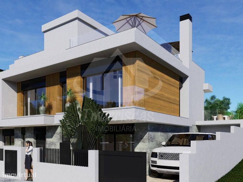 V4 Detached House with Jacuzzi in the Bairro Alto de São Lourenço, Portela da A...