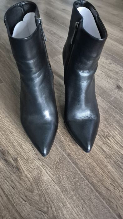 Damskie botki roz 40