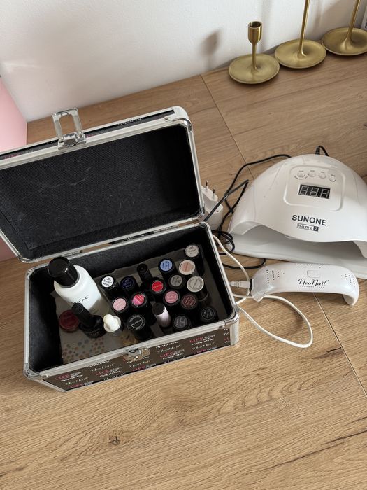 Zestaw do manicure kuferek lakiery akcesoria lampy do hybryd neo nail