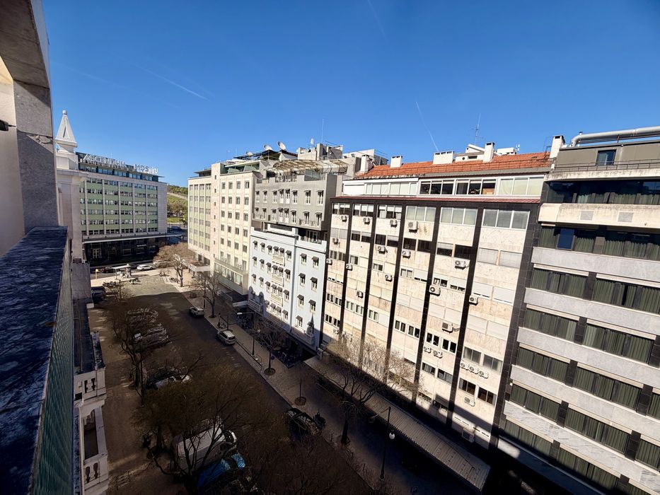 Aluga escritorio (zona Marquês de Pombal) 140 m2