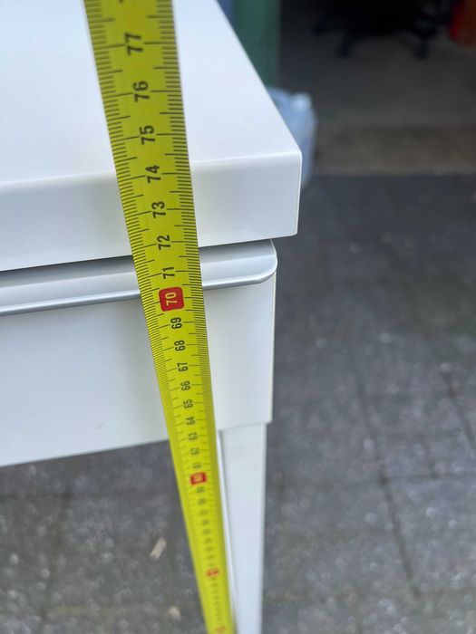 Biały STOLIK z szufladami