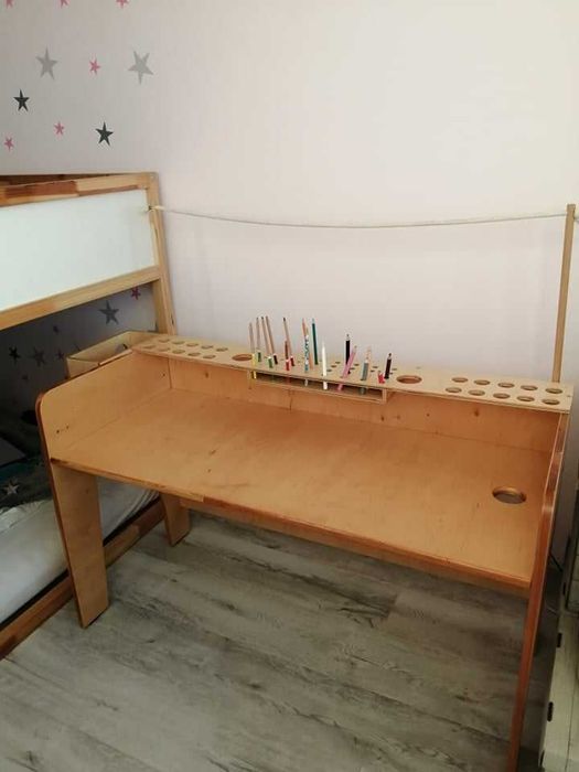 Kreatywny stoliczek dla  dwójki dzieci