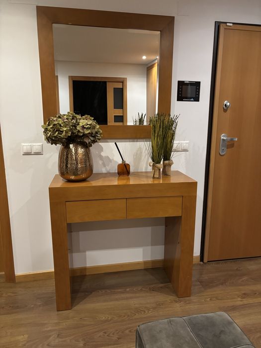 Movel de entrada em madeira