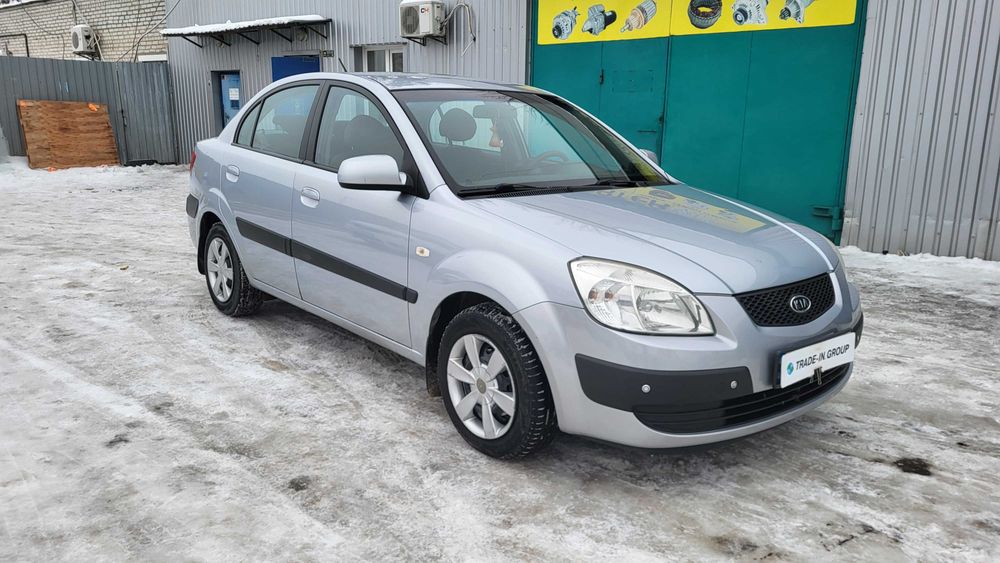 Авто KIA Rio 2006 1.4