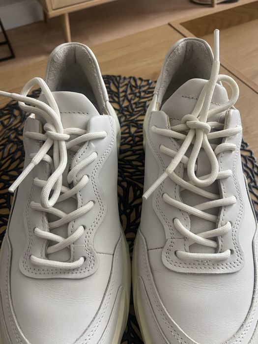 Sneakersy ECCO w bardzo dobrym stanie.