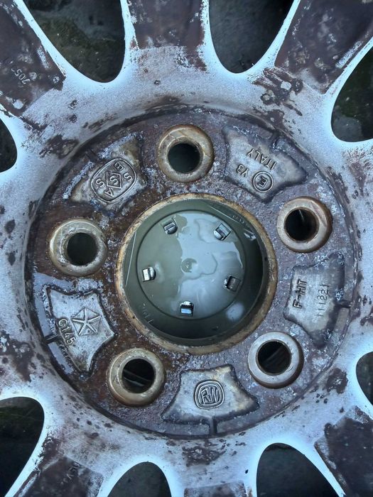 4 Jantes com Pneus 215/65/R16 Chrysler
