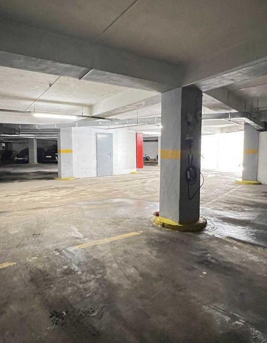 Продаж паркомісця на Поділлі