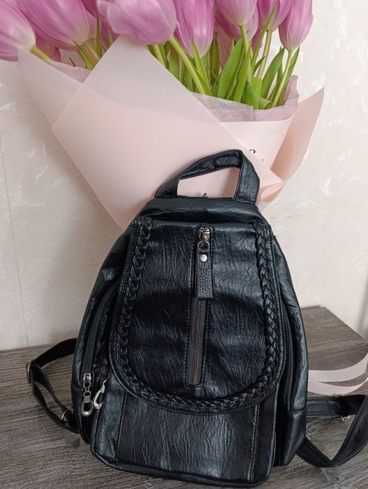 Новий шкіряний  жіночий рюкзачок