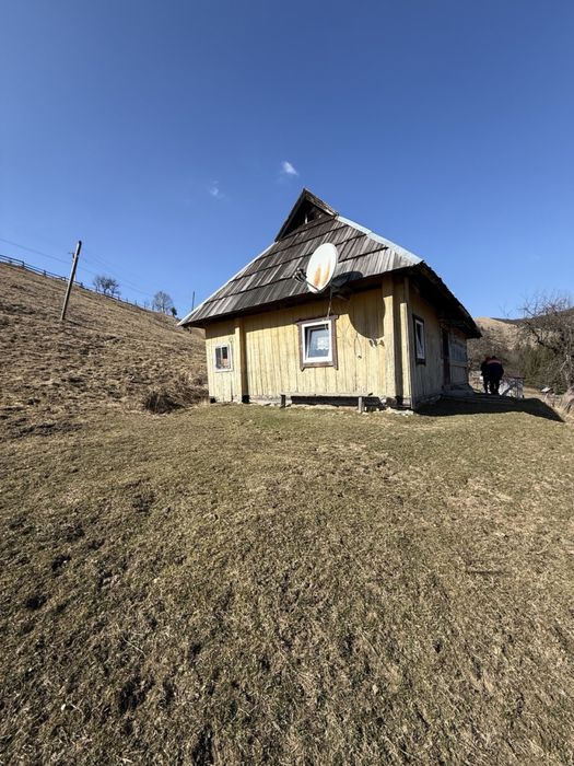 Продається столітній будинок в Карпатах + 0.25 га