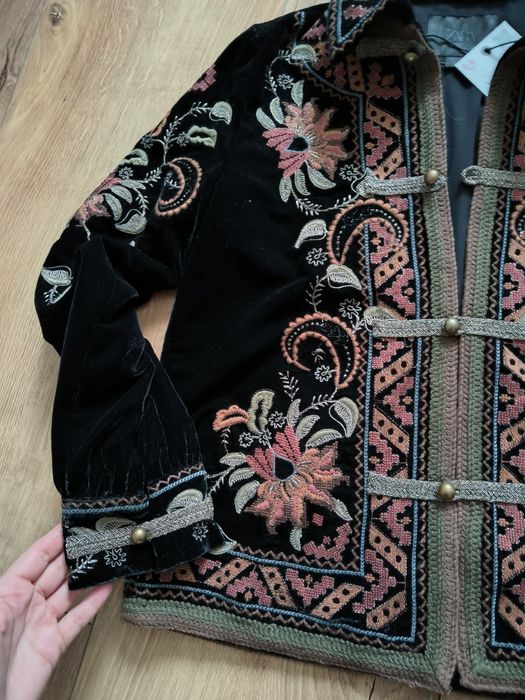 Marynarka Zara aksamit haft Rezerwacja