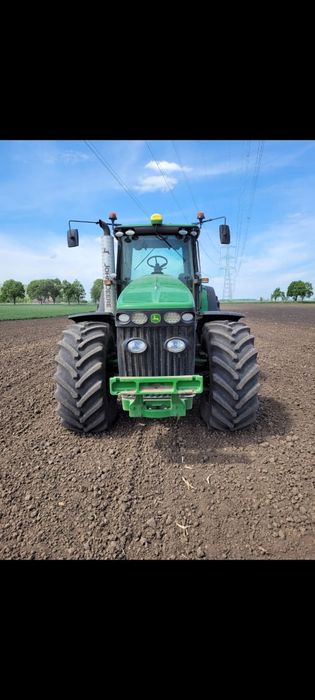 Ciągnik John Deere 8330