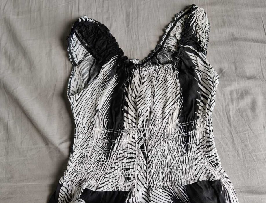 Generation Długi sukienka maxi czarna w białe liście palmowe na lato