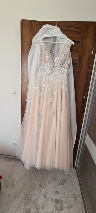 Suknia ślubna model Fueste beż