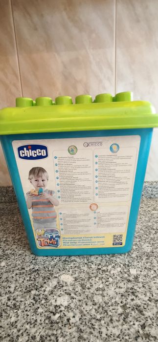 Caixa com blocos de construção